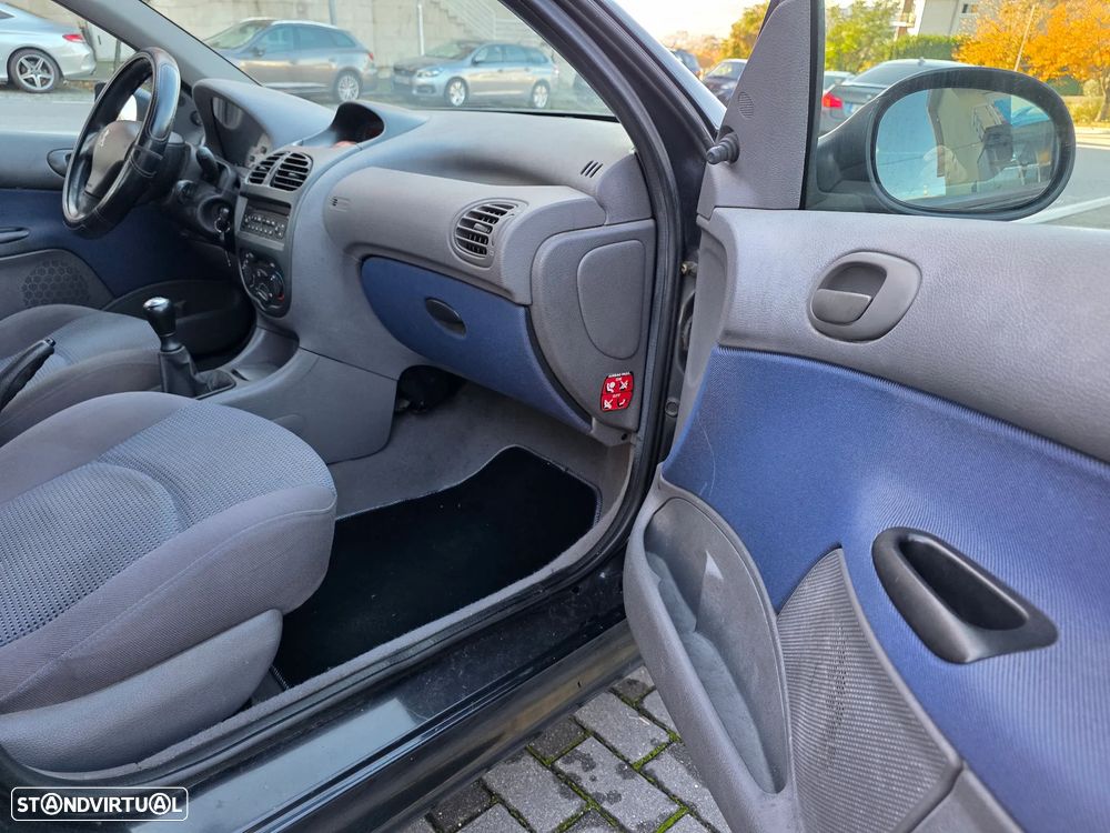 Peugeot 206 1.1 Color Line - 14