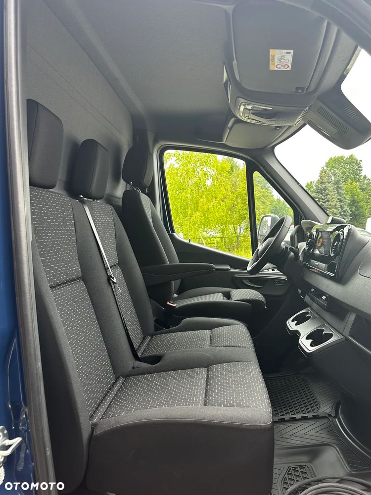Mercedes-Benz Sprinter - 29