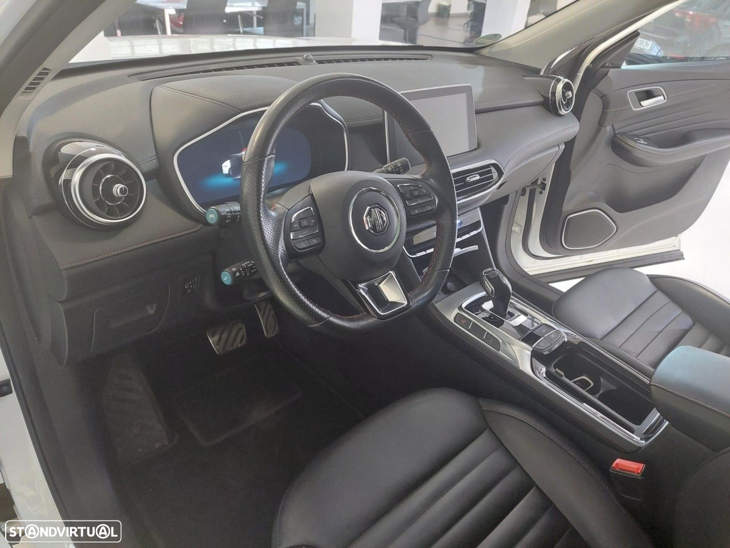 MG EHS PHEV Luxury - 17