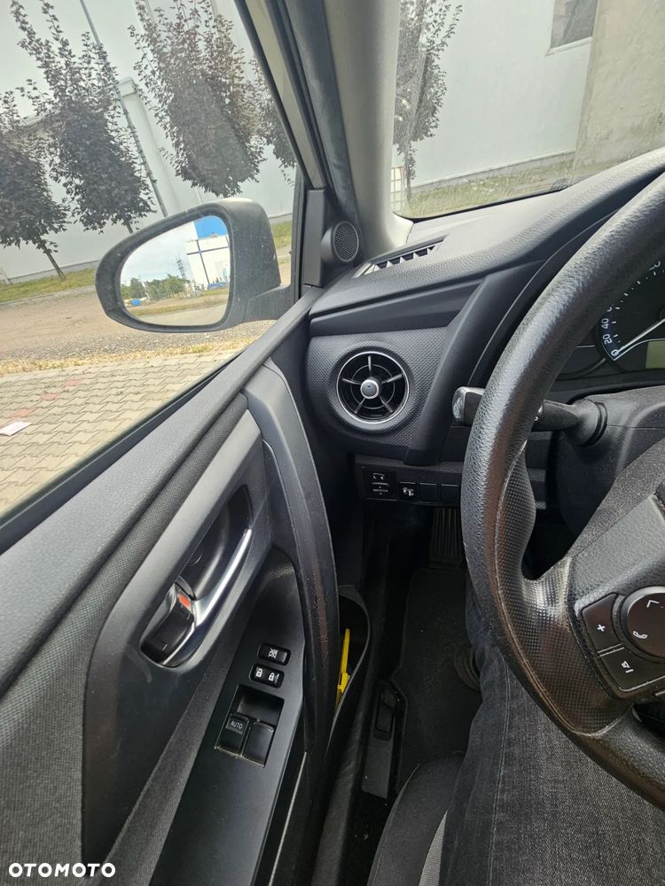 Toyota Auris 1.33 VVT-i Active - 11