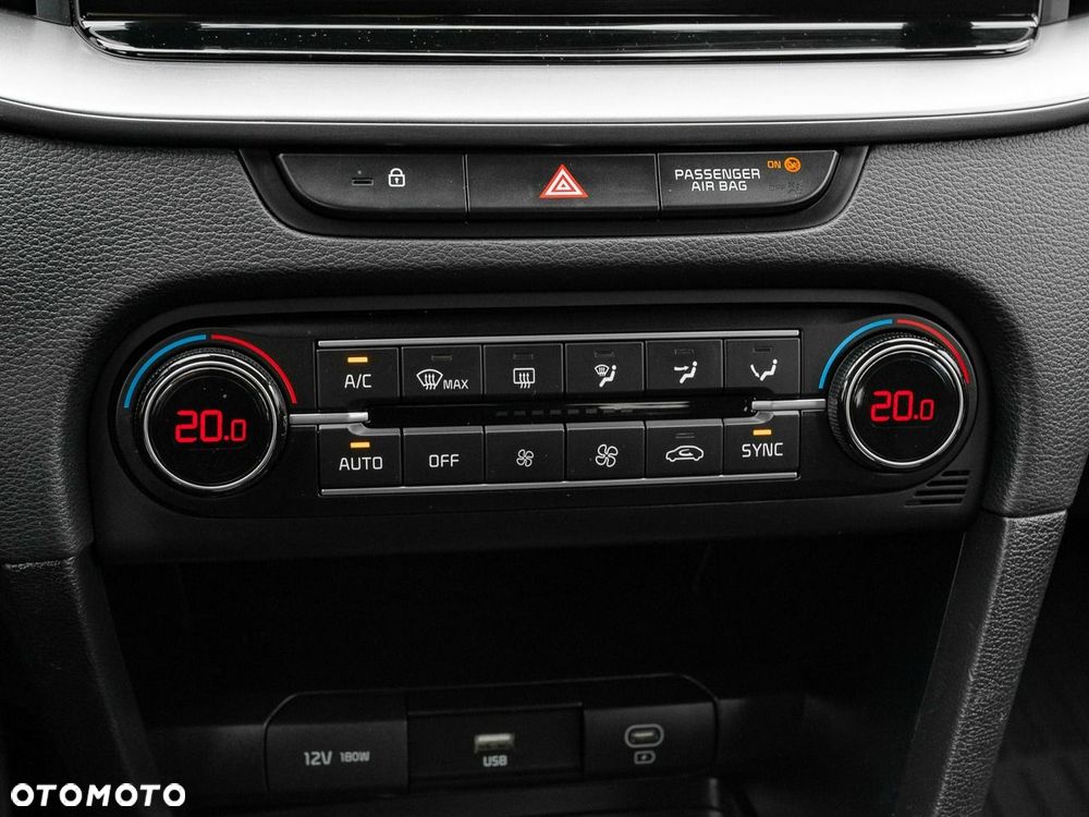 Kia Ceed - 16