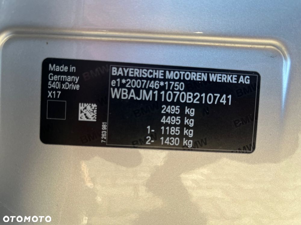 BMW Seria 5 540i xDrive GPF Luxury Line - 27