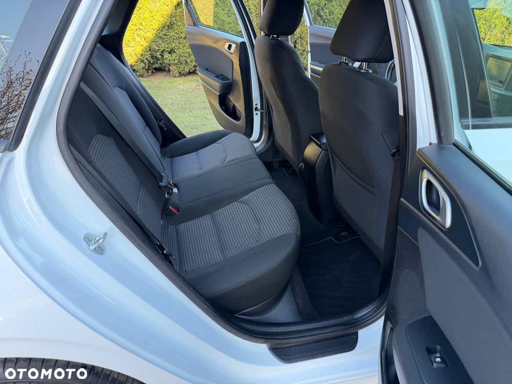 Kia Ceed 1.4 L Business Line Plus - 24