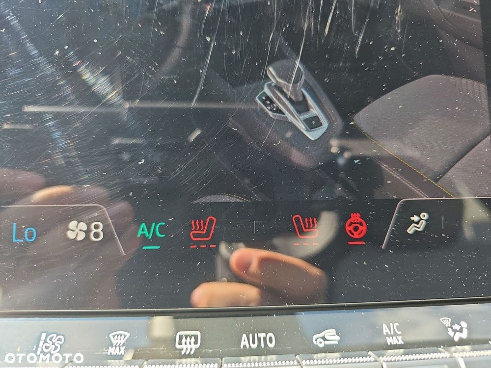 Renault Captur - 28