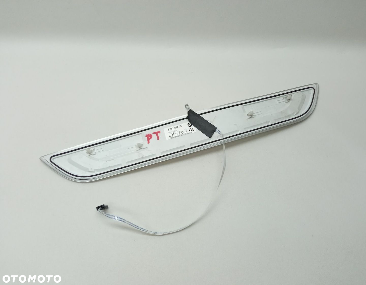 LISTWA PROGOWA PRAWY TYŁ BMW G11 G128061043 LED M - 2