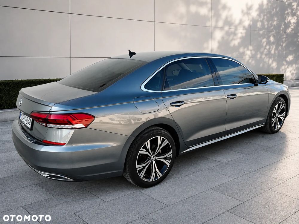 Volkswagen Passat - 4