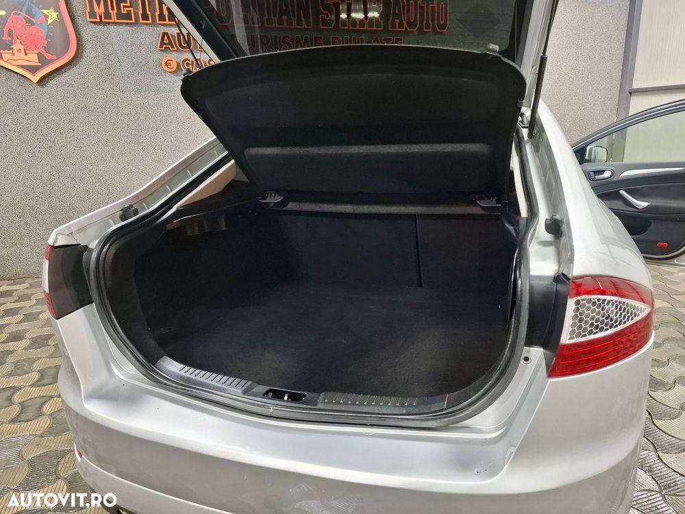 Ford Mondeo 2.0 TDCi Ghia - 9