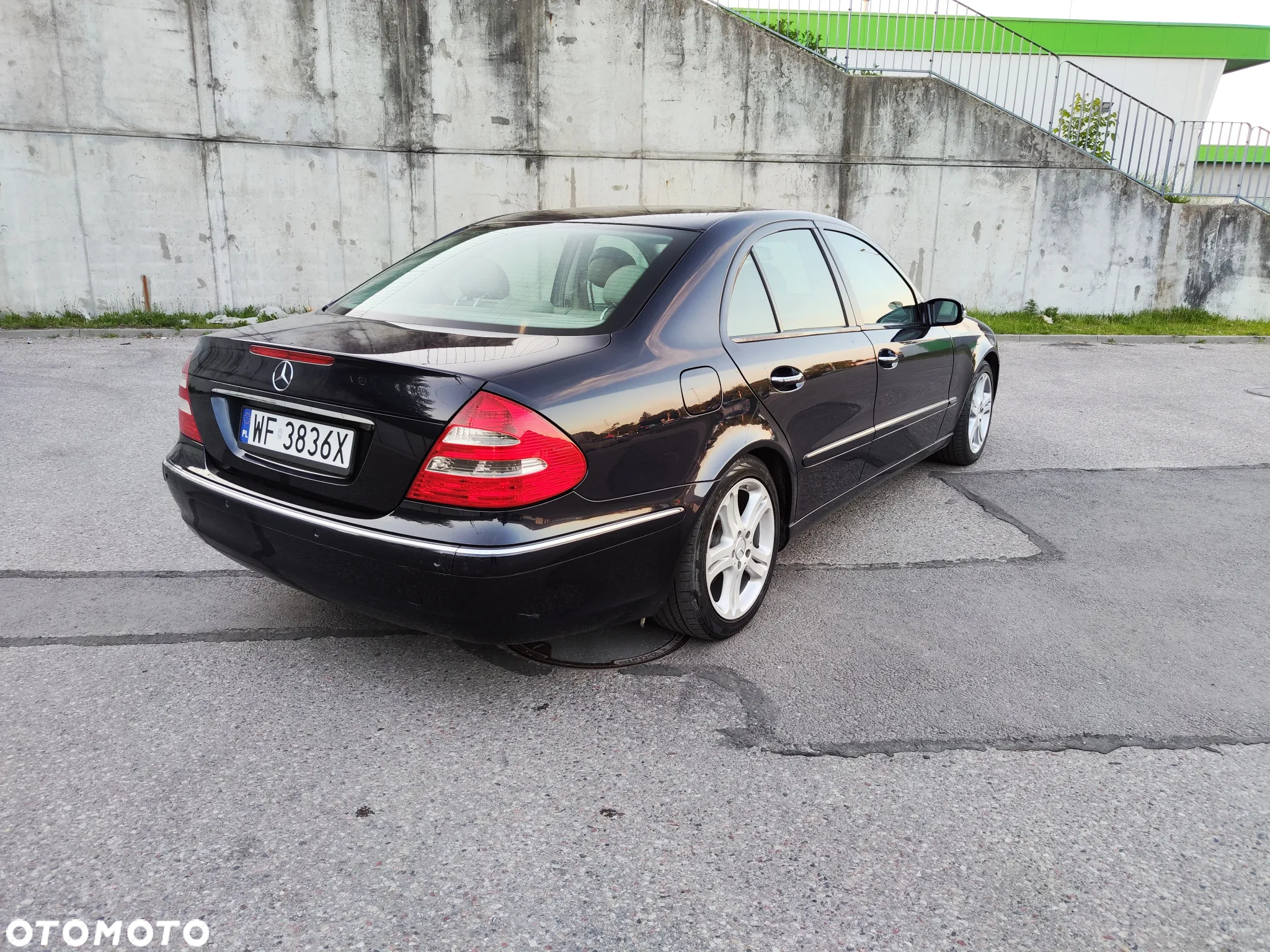 Mercedes-Benz Klasa E 500 7G-TRONIC Elegance - 18