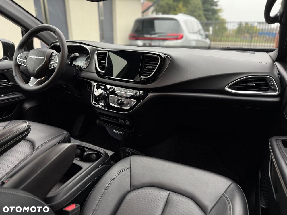 Chrysler Pacifica - 14