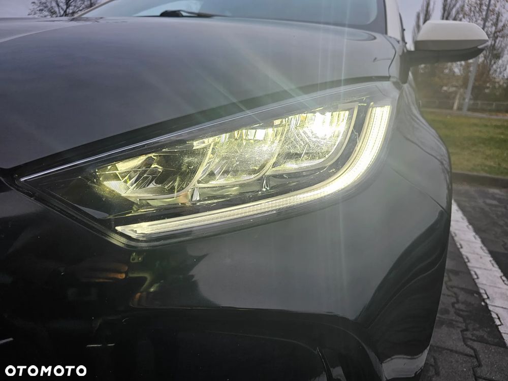 Toyota Yaris Hybrid 100 Selection - 20