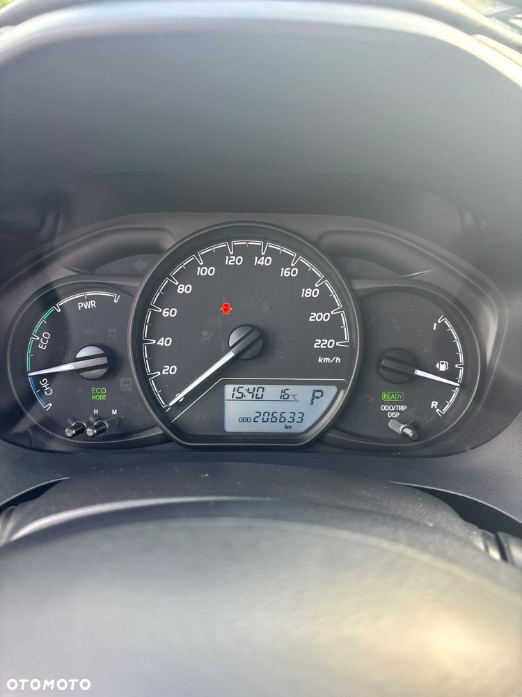Toyota Yaris Hybrid 100 Life - 11