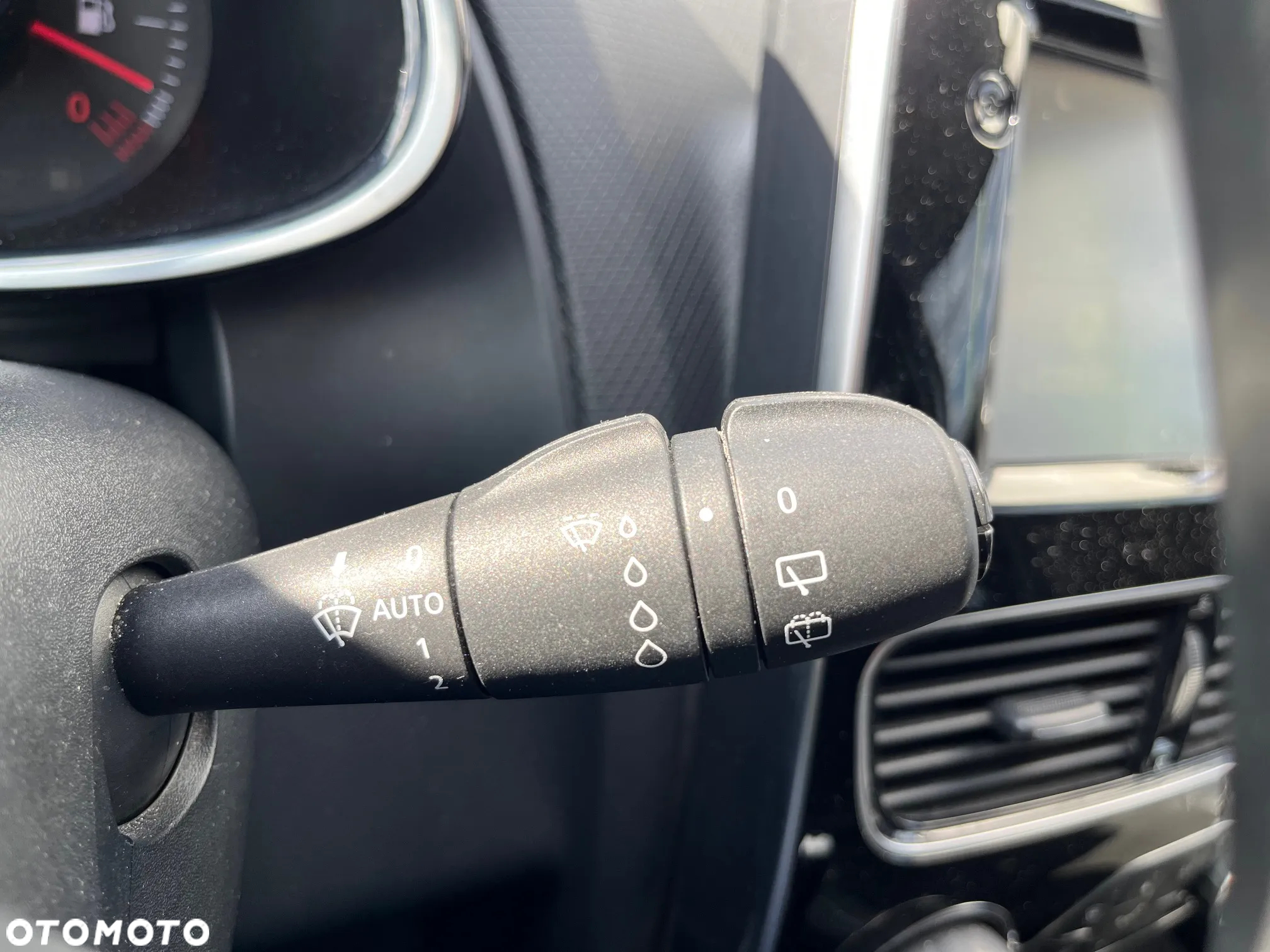 Renault Clio 0.9 Energy TCe Limited 2018 - 25