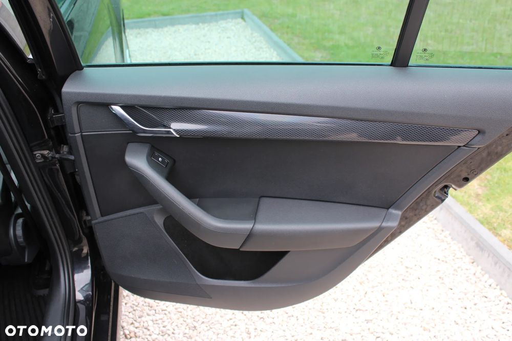 Skoda Octavia 2.0 TDI RS - 24