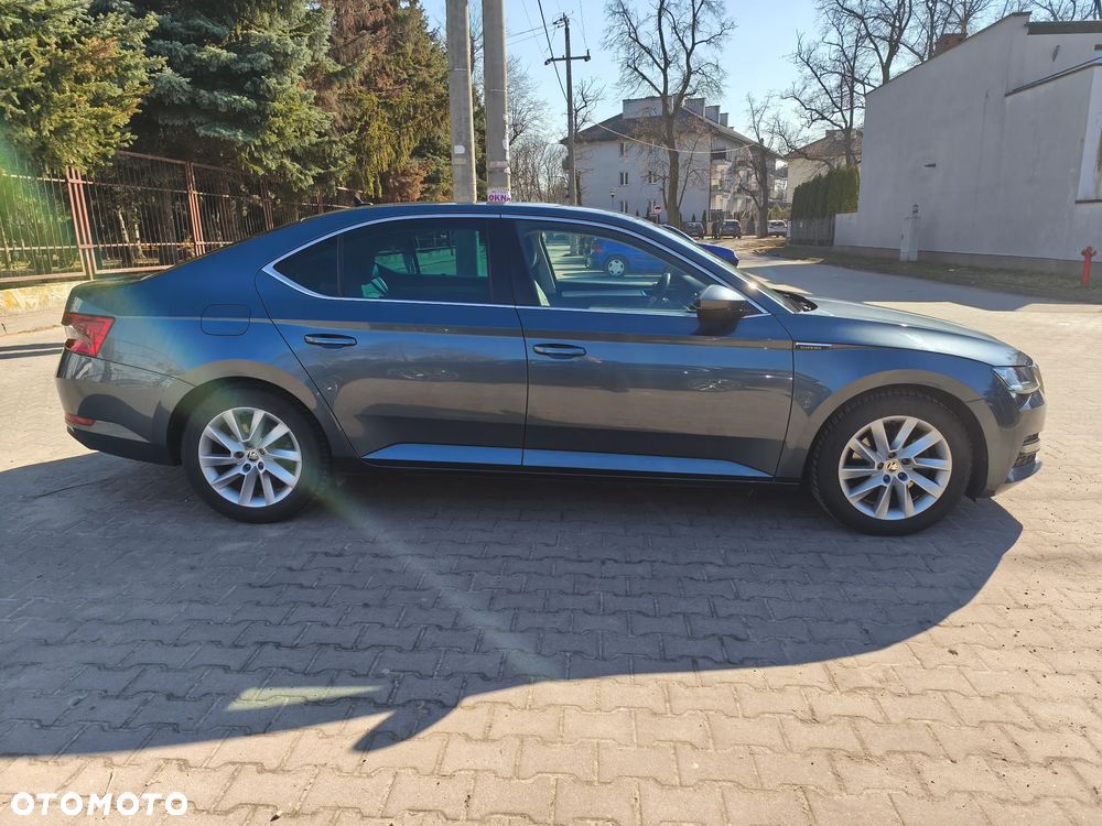 Skoda Superb ver-2-0-tdi-ambition - 4