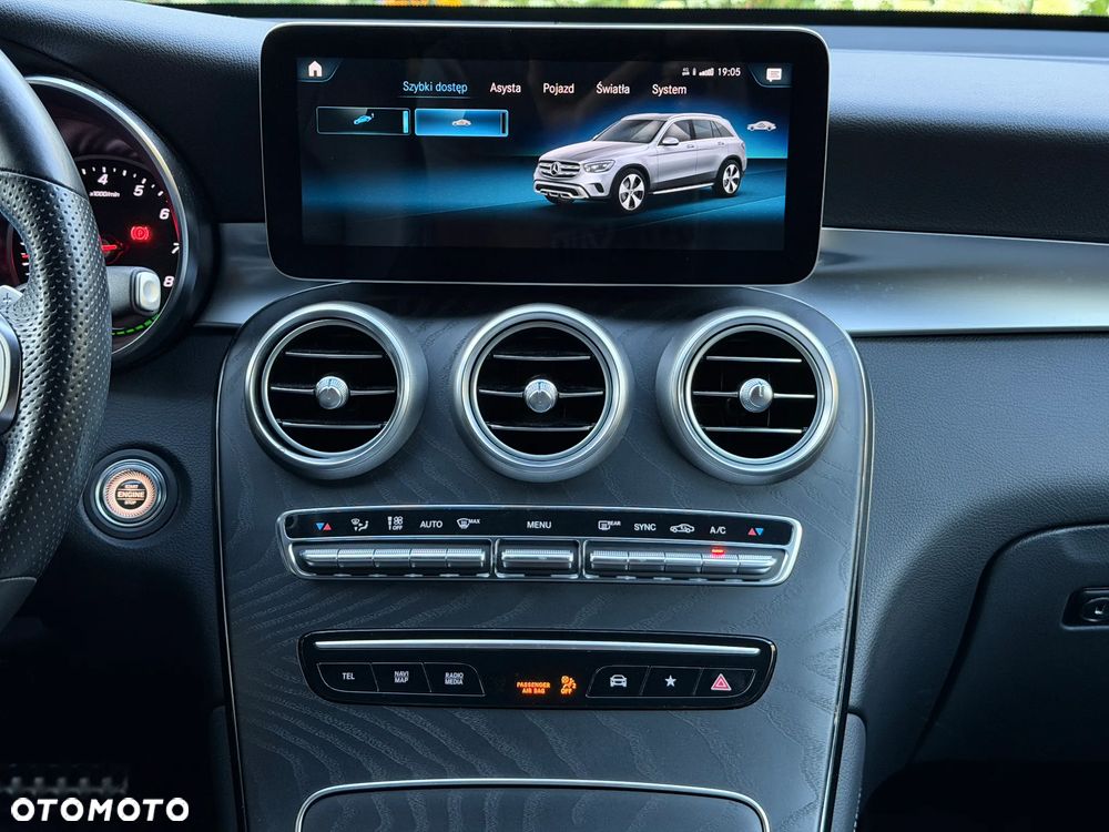 Mercedes-Benz GLC 250 4Matic 9G-TRONIC AMG Line - 18