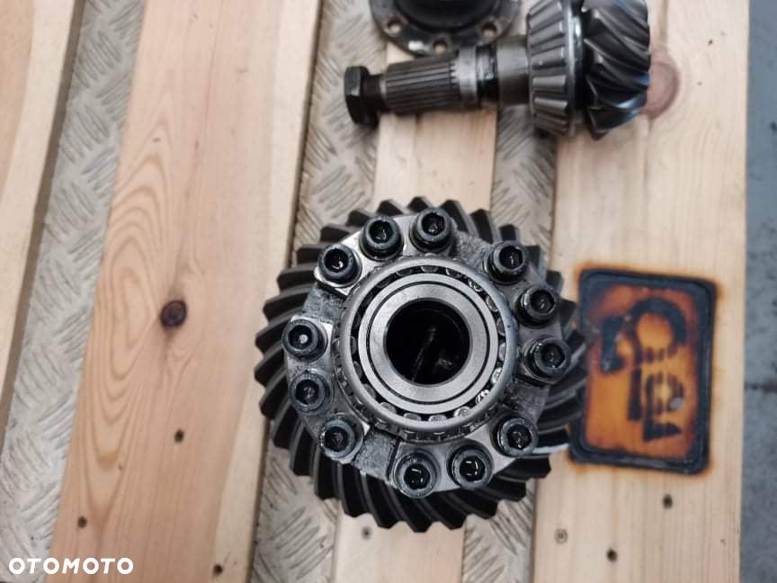 Środek osi Volvo EW 160B {APL-B745 P4 przód 11X30} - 7