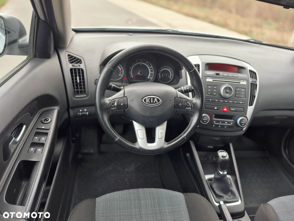 Kia Ceed 1.4 CVVT Vision - 14