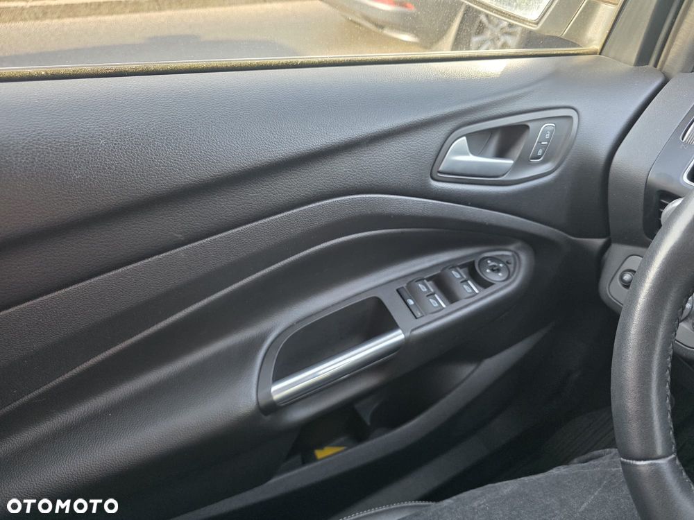 Ford Kuga 1.5 EcoBoost FWD Titanium ASS GPF - 4