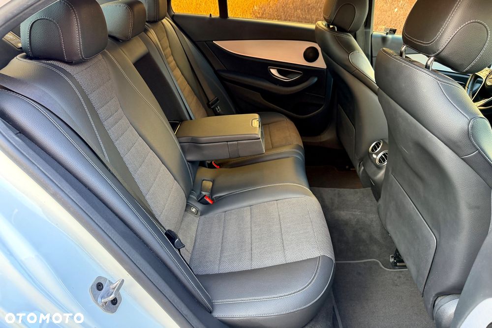 Mercedes-Benz Klasa E 220 d 4-Matic AMG - 13