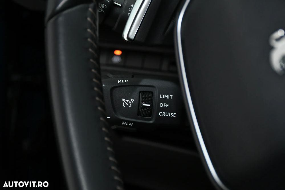 Peugeot 3008 1.5 BlueHDI 130 EAT8 Allure Pack - 31
