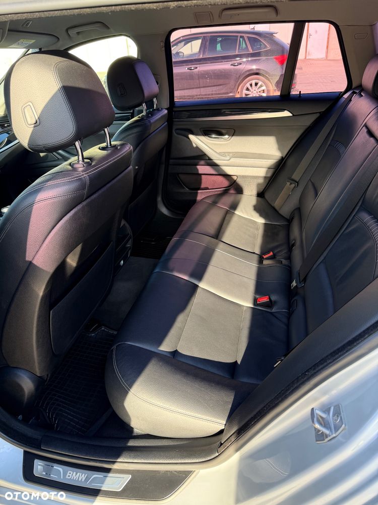 BMW Seria 5 525d xDrive Luxury Line - 7