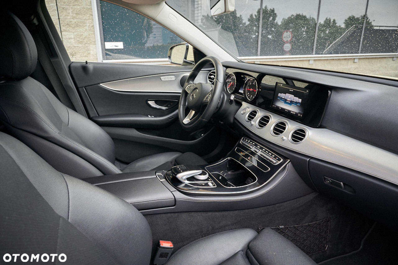 Mercedes-Benz Klasa E 200 d 9G-TRONIC - 29