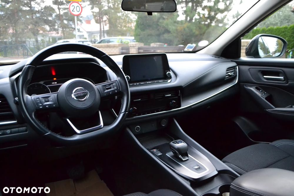 Nissan Qashqai 1.3 DIG-T N-Connecta DCT - 12