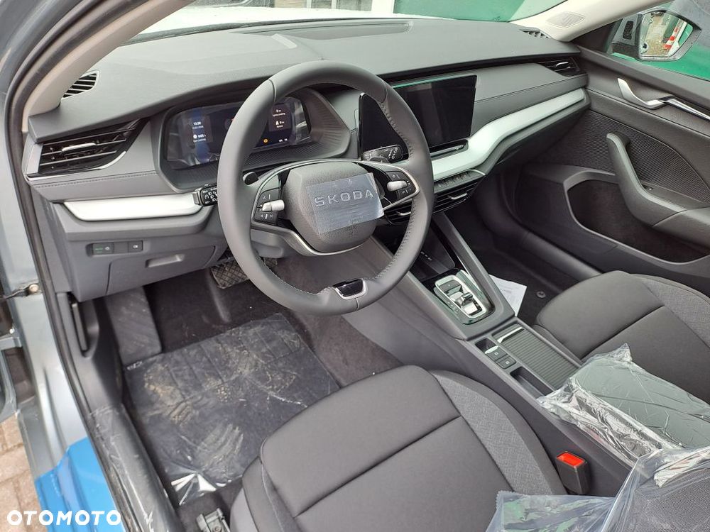 Skoda Octavia 2.0 TDI Drive Essence DSG - 6