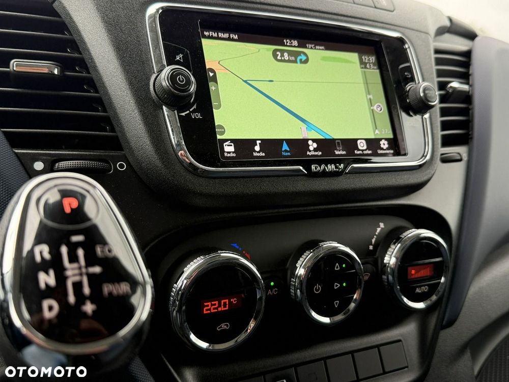 Iveco Daily 35S18 Automat/silnik 3.0/Kontener+winda+hak 3,5T/Klima/LED/Tempomat ACC/Poduszki tył fabr./Full Opcja/Zobacz - 24