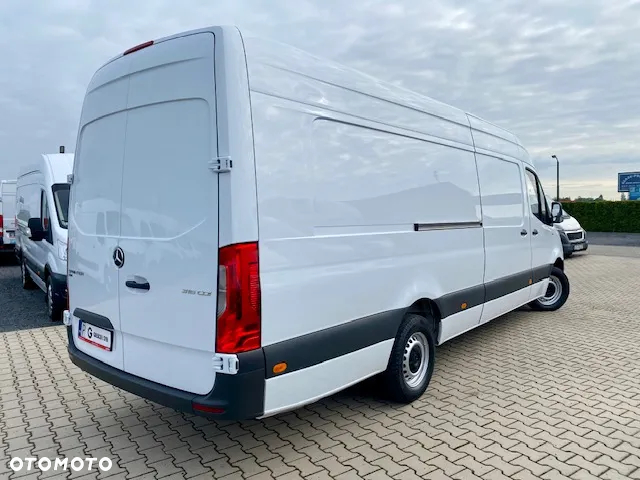Mercedes-Benz Sprinter - 5