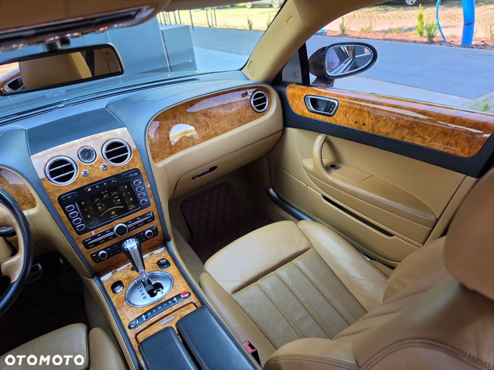 Bentley Flying Spur - 38