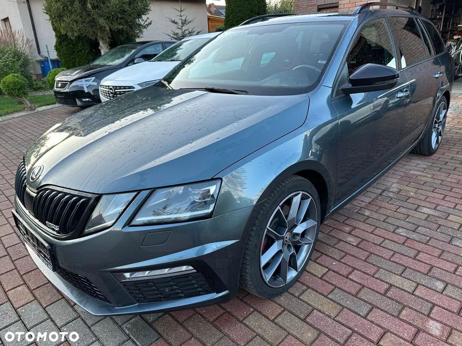 Skoda Octavia 2.0 TDI DSG RS - 32