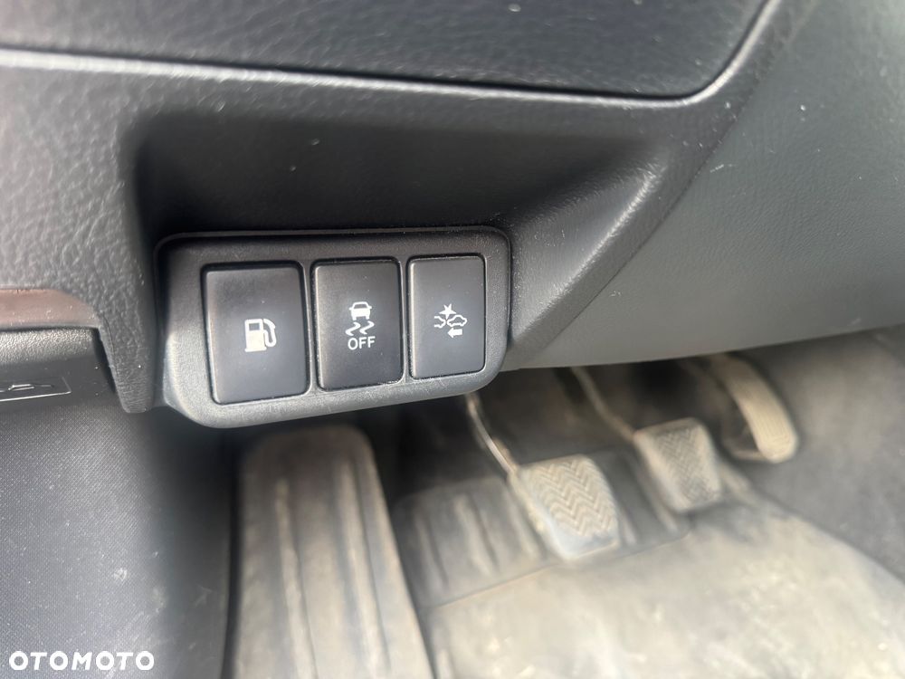 Toyota Avensis 2.0 D-4D Premium - 18