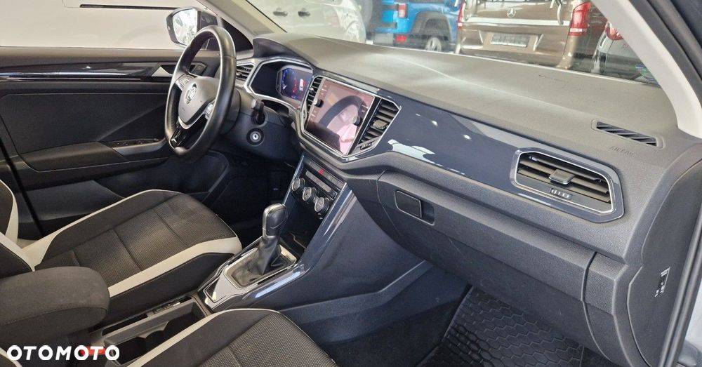 Volkswagen T-Roc - 18