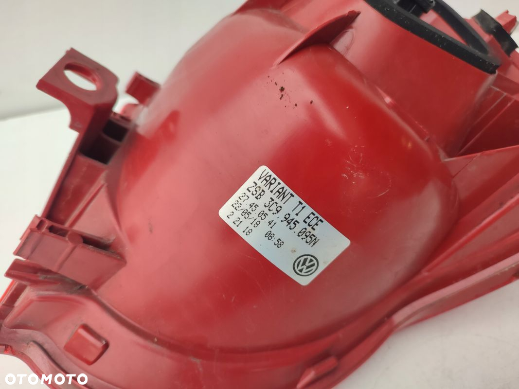 Lampa lewy tył w błotnik VW PASSAT B6 KOMBI ORYGINAŁ 3C9945095N - 4