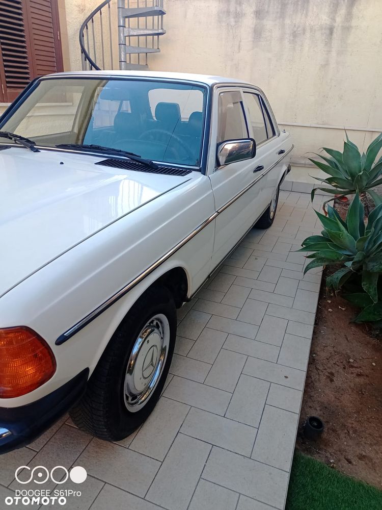 Mercedes-Benz W123 - 4