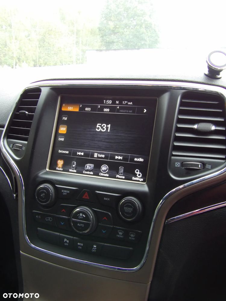 JEEP GRAND CHEROKEE WK2 RADIO FABRYCZNE - 1