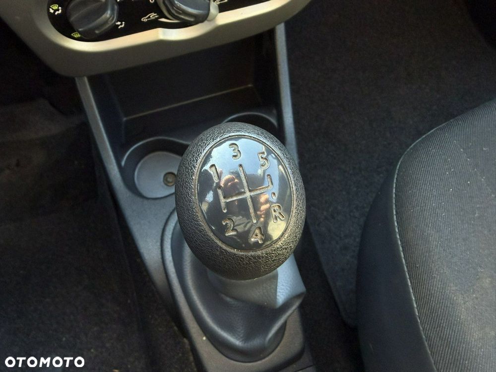 Dacia Sandero 1.2 16V - 18