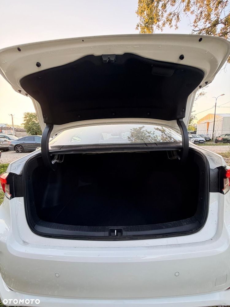 Toyota Corolla 1.8 Hybrid Comfort - 16