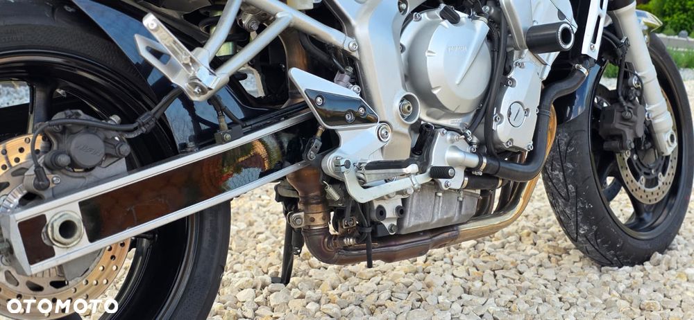 Yamaha FZ6 - 11