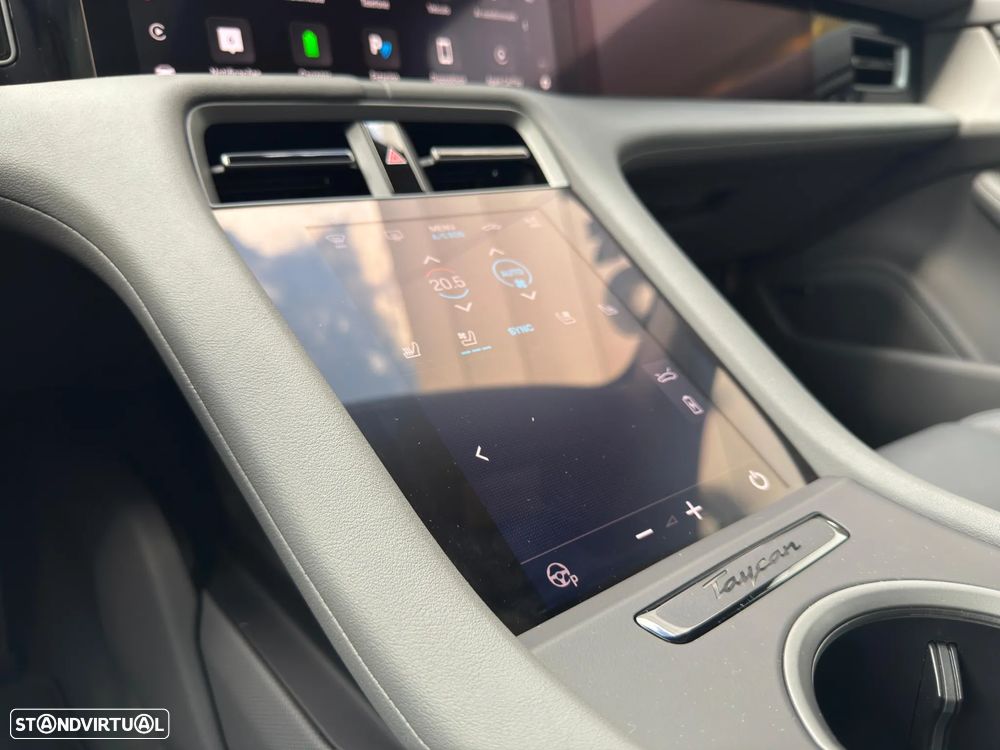 Porsche Taycan Sport Turismo - 27