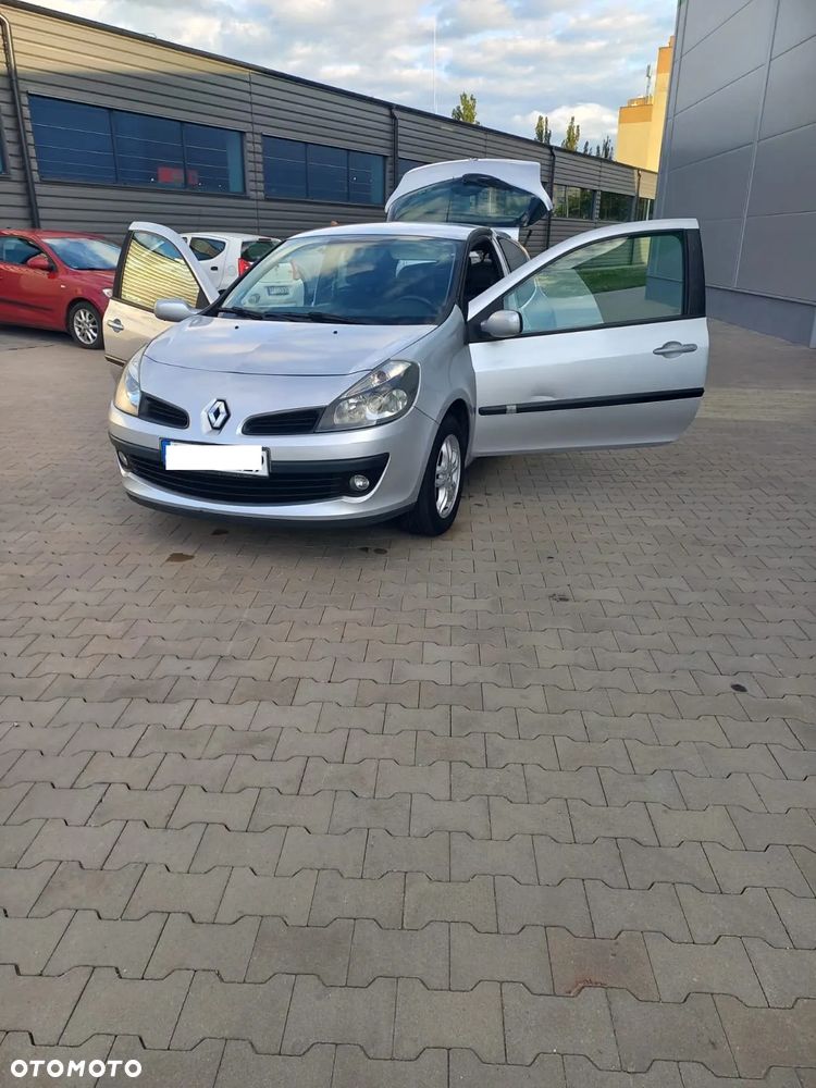 Renault Clio - 15