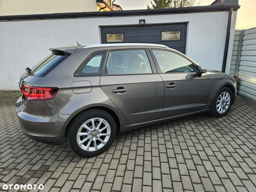 Audi A3 Sportback 1.4 TFSI Attraction - 4