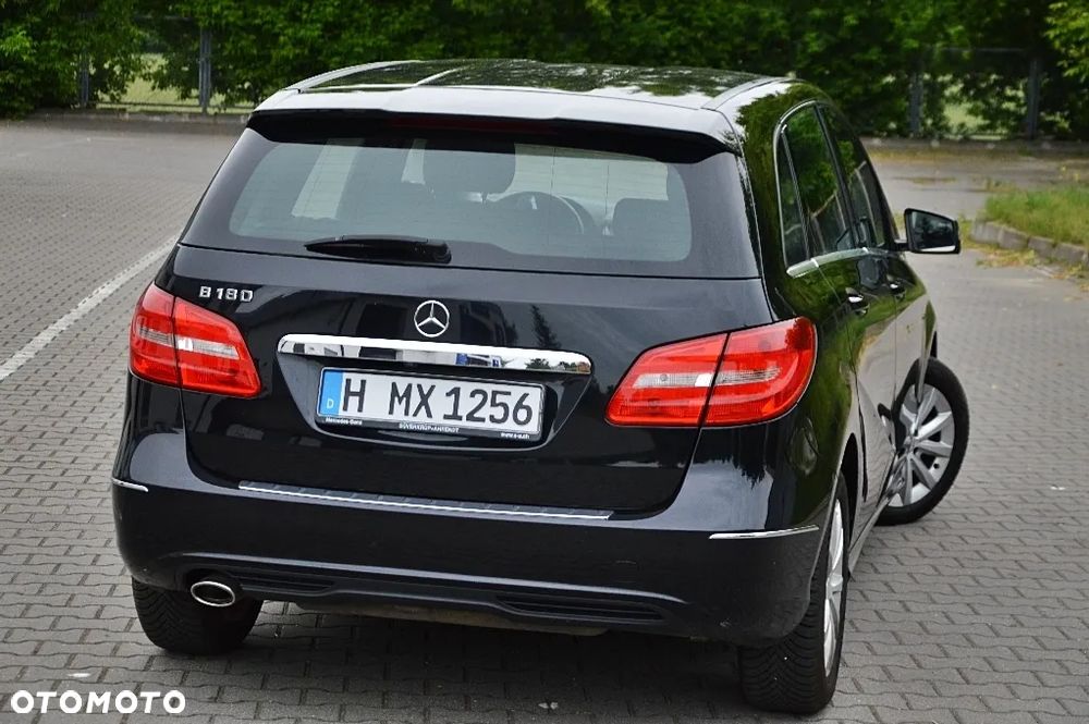 Mercedes-Benz Klasa B 180 BlueEFFICIENCY Edition - 13