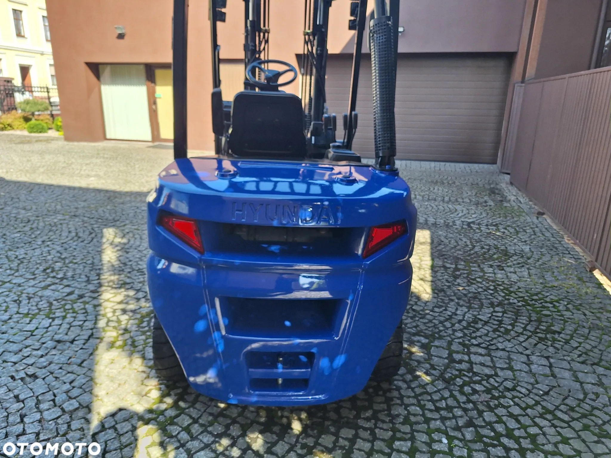 Hyundai 30d-9 - 12