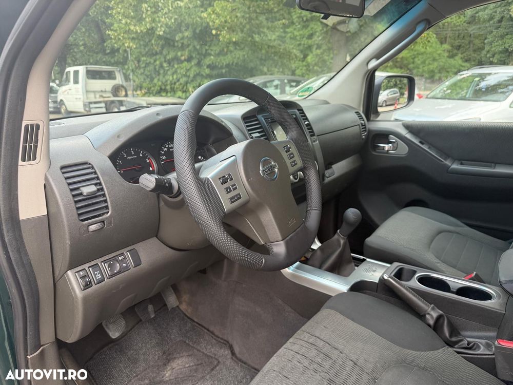 Nissan Navara 2.5 dCi DPF 4X4 Double Cab LE - 11