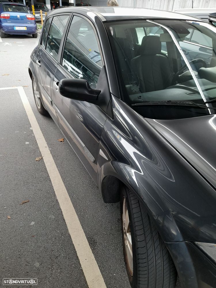 Renault Mégane 1.5 dCi Dynamique - 4