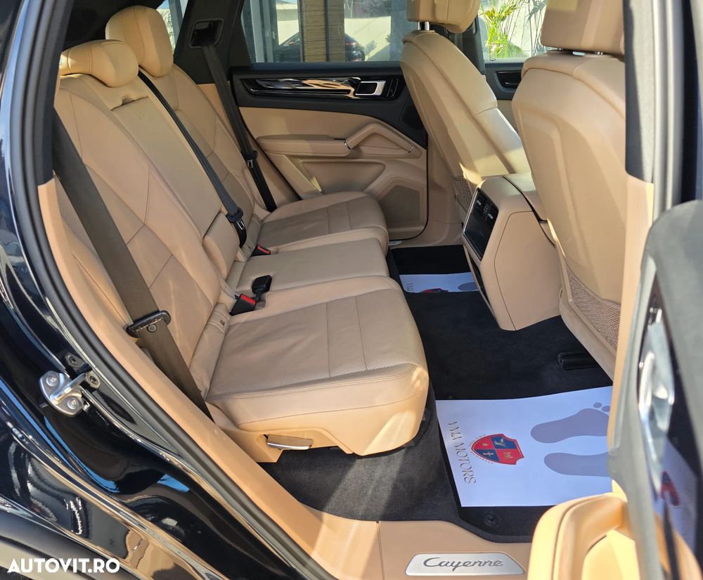 Porsche Cayenne - 20