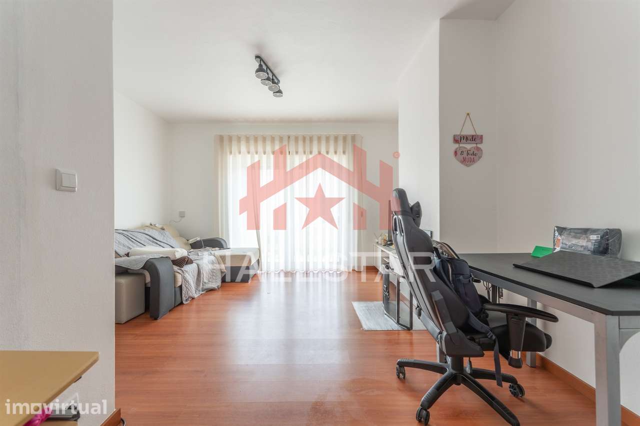 Apartamento T3 Remodelado / Garagem Fechada / Marinha Grande - Grande imagem: 2/22