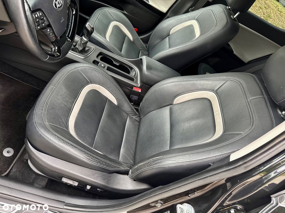 Kia Ceed 1.6 CRDi 128 Platinum Edition - 28